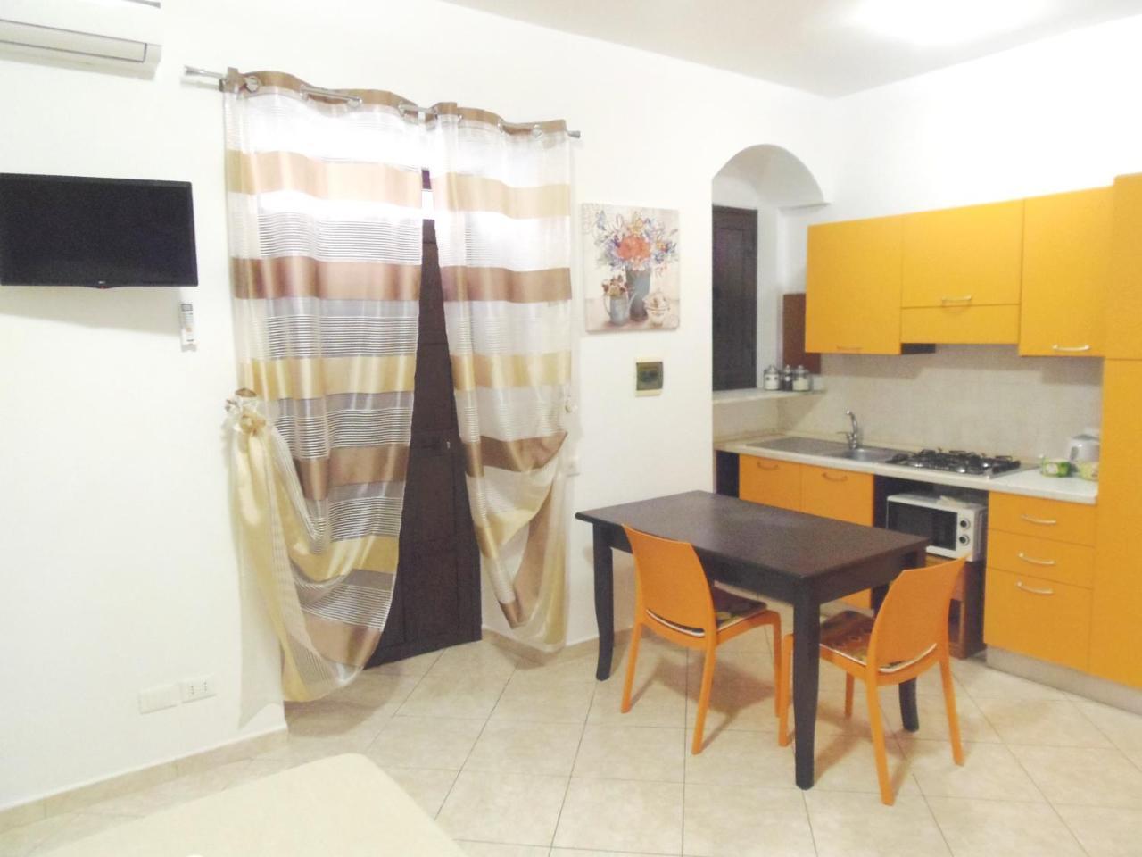 In Centro Rooms Vicino Cefalu Self-Chek-In Campofelice Di Roccella Exterior photo